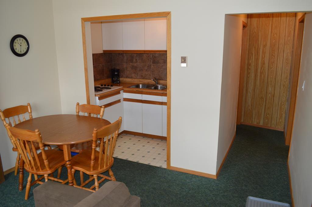 Motel Tyrol Radium Hot Springs Phòng bức ảnh