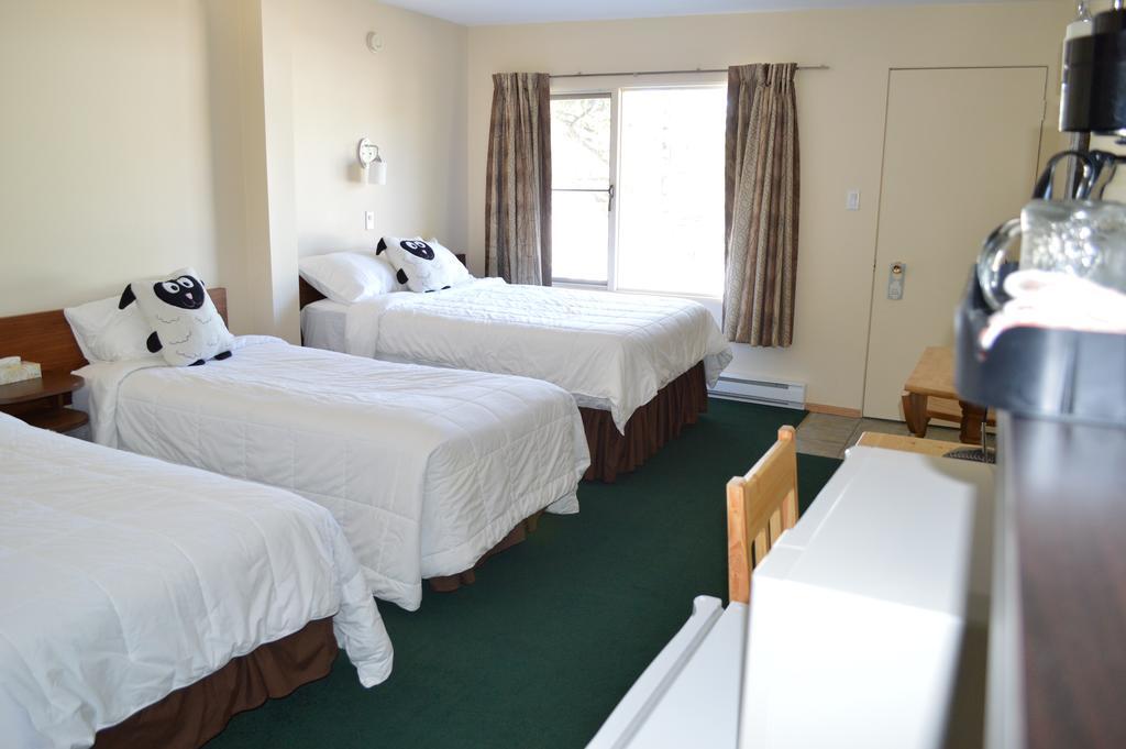 Motel Tyrol Radium Hot Springs Ngoại thất bức ảnh