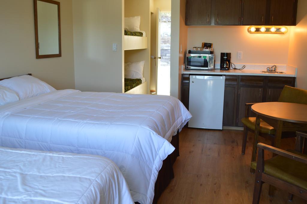 Motel Tyrol Radium Hot Springs Ngoại thất bức ảnh