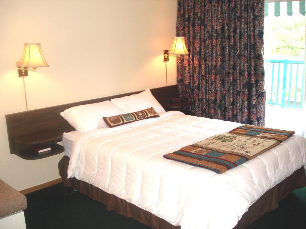 Motel Tyrol Radium Hot Springs Ngoại thất bức ảnh